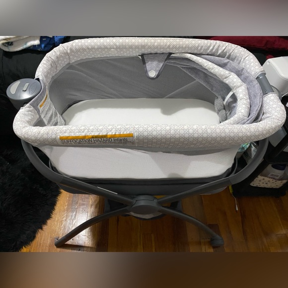 Baby Bassinet - Picture 2 of 8